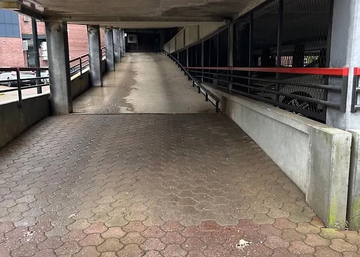 Fortuuna Street With Parking *